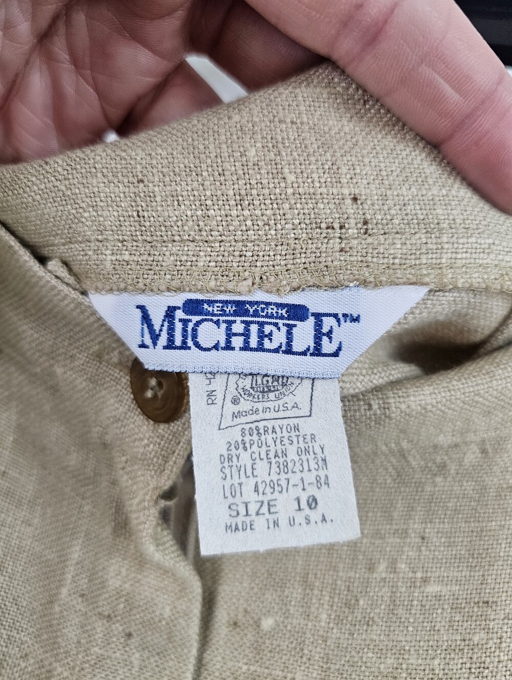Old Money Linen Like High Wasted Pleated Longer Shorts Minimalist Sttle - Picture 4 of 5